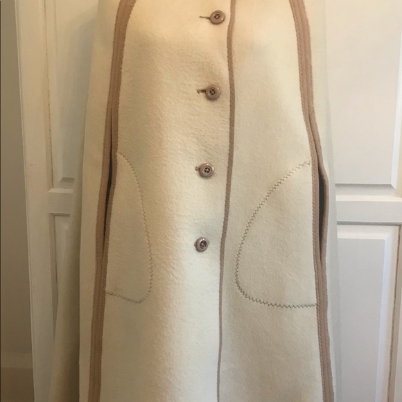 Cape: Stunning Reversible Wetherall Wool Cape - Picture 14 of 15